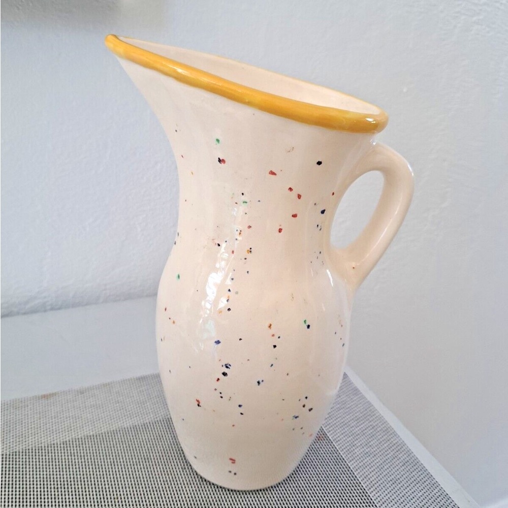 Cyclamen vintage pitcher, ceramic perfect condition